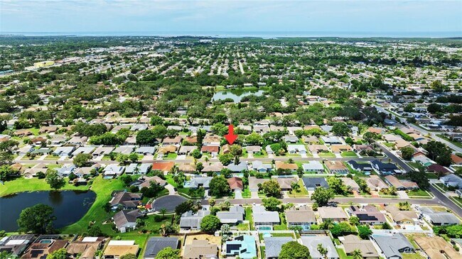 Building Photo - 8829 Bermuda Ln