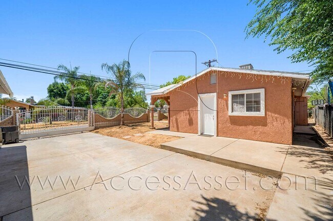 Building Photo - 23865 Goetz Dr