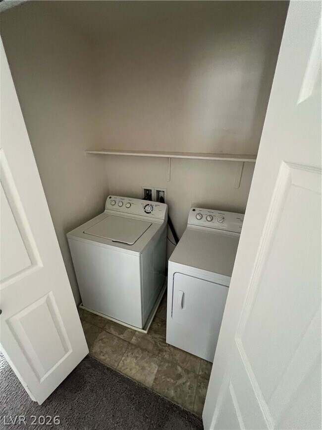 Building Photo - 4469 Days Creek Ave