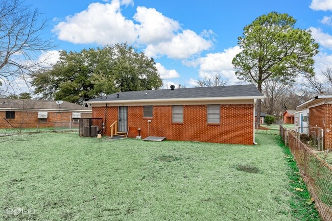 Building Photo - 308 Oregon Ave