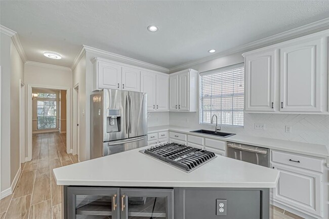 Building Photo - 18 Turtle Creek Manor