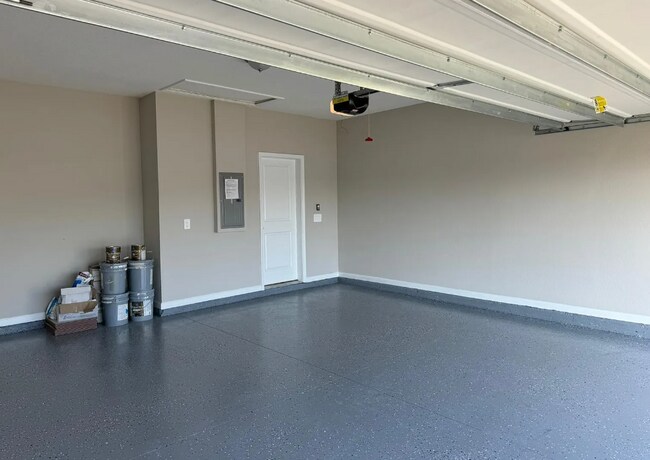 Building Photo - 657 Silver Landing Dr