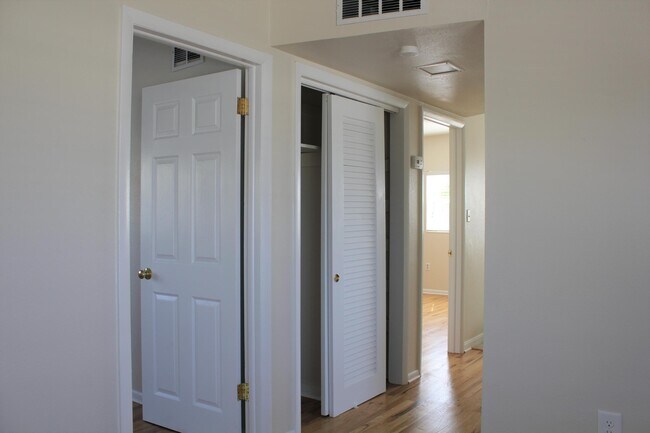 Building Photo - 651 Palm Dr