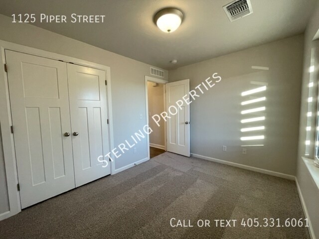 Building Photo - 1125 Piper St