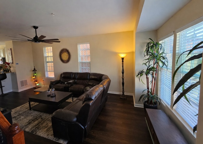 Building Photo - 4511 Foster Ave