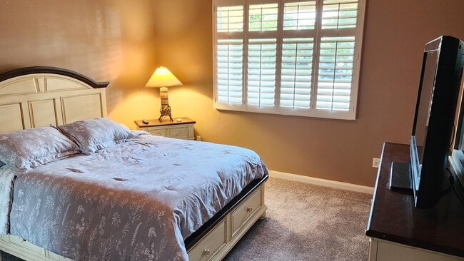 Building Photo - 35 Harbour Isle Dr W