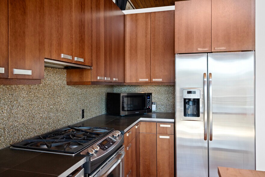 Building Photo - 1408 12th Ave