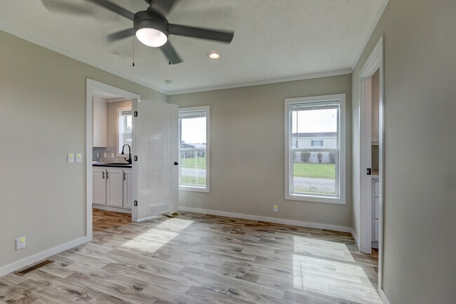 Building Photo - 5233 Clarksville Rd