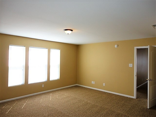 Building Photo - 3126 Hurst St