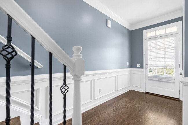 Building Photo - 2301 Marion Walk Dr SE