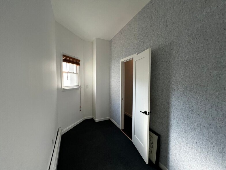 Building Photo - 1810 Palisade Ave