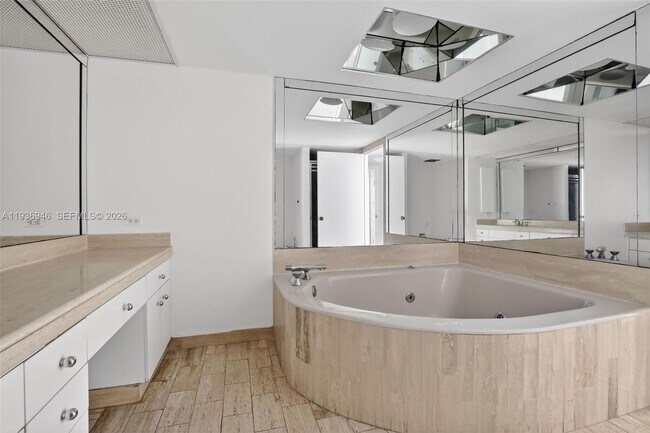 Building Photo - 19707 Turnberry Way