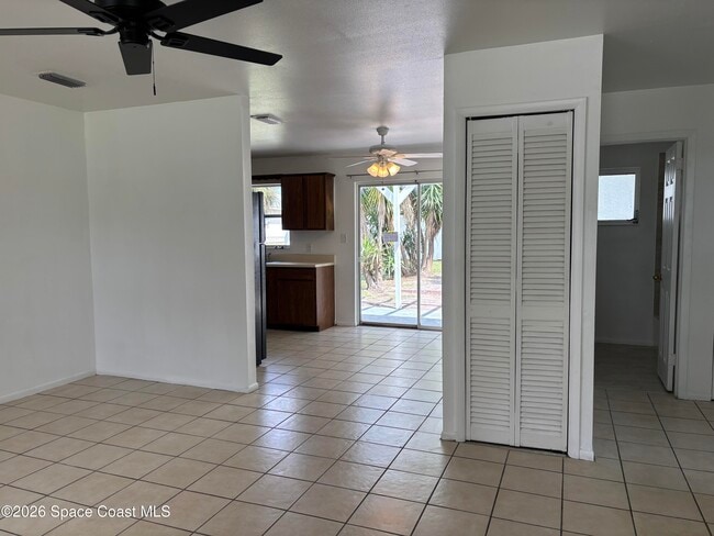 Building Photo - 2376 Dakota Dr