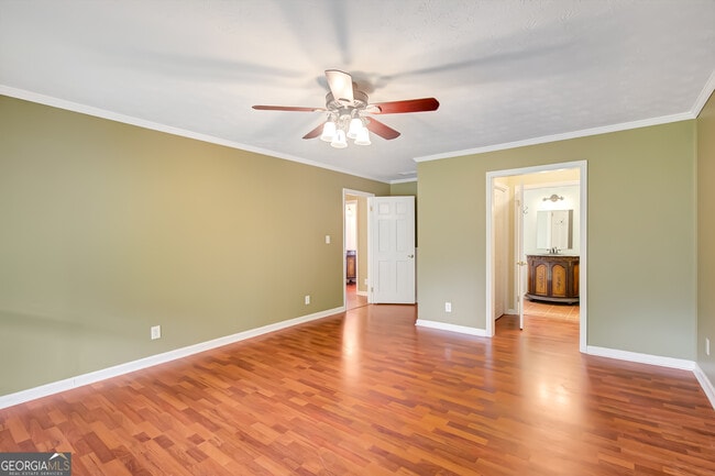 Building Photo - 217 S Sandy Creek Rd