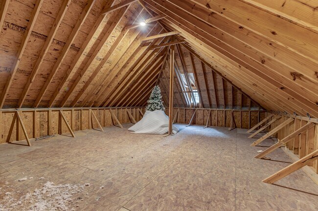 Building Photo - 5014 Mountview Pl