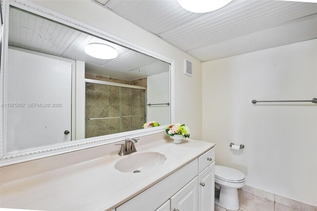 Building Photo - 303 Racquet Club Rd