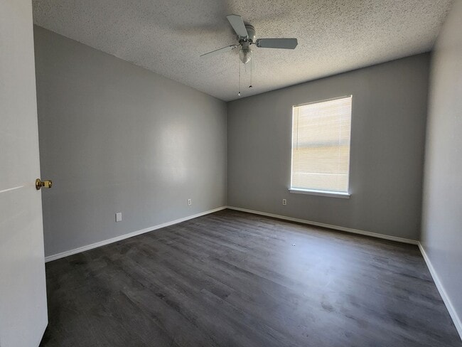 Building Photo - 3-Bedroom Home Near Goodfellow Airforce Ba...