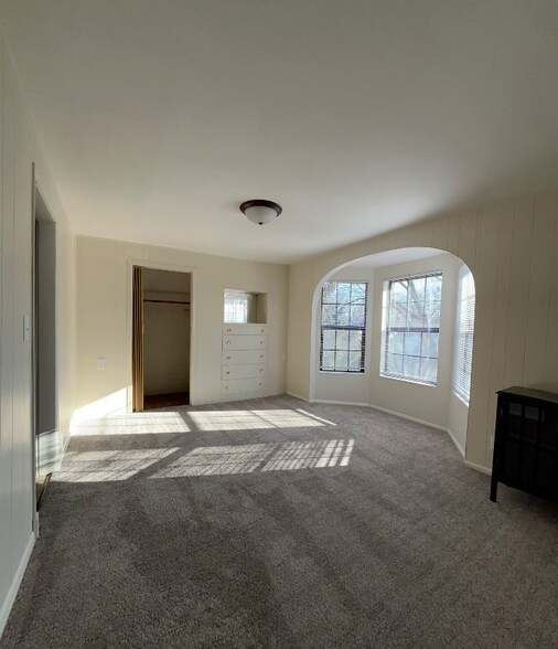 Building Photo - 1411 Portland Ave