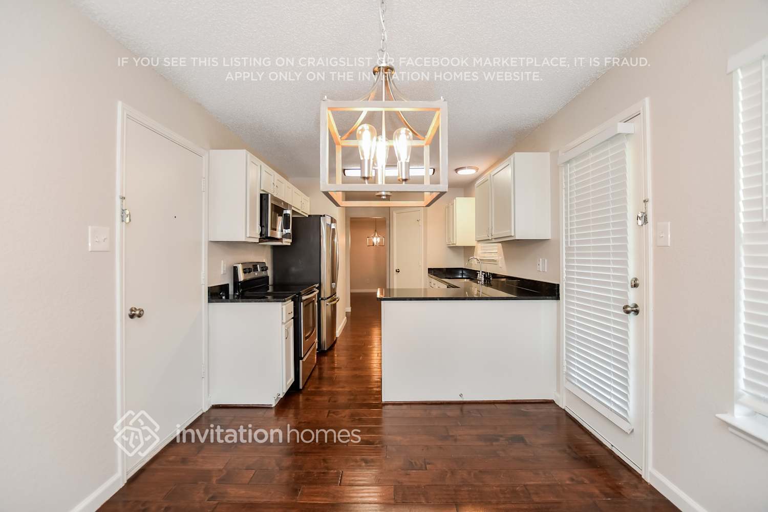 Building Photo - 1001 Windsor Ln