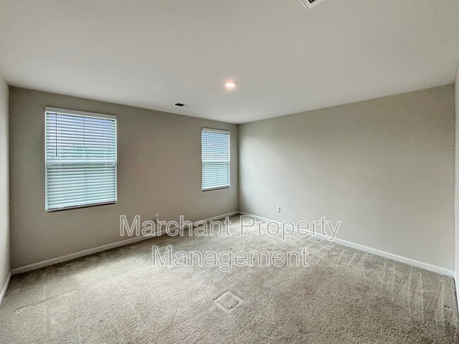Building Photo - 609 Glamis Ct