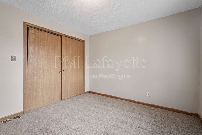 Building Photo - 617 Oregon St