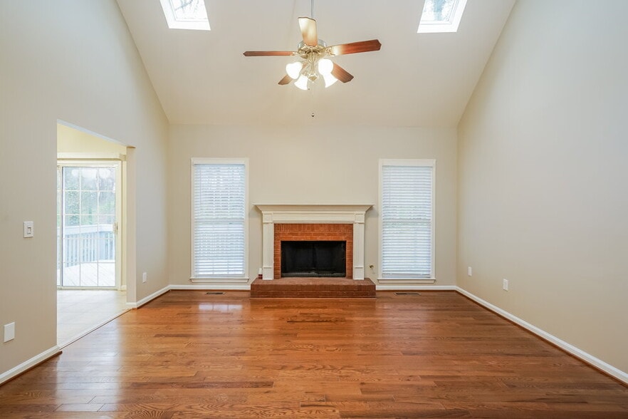 Building Photo - 1403 Velvet Creek Trce SW