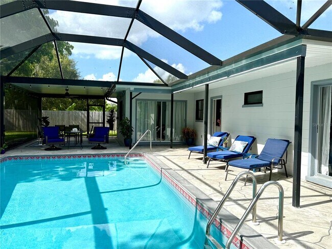 Building Photo - 6758 S Lockwood Ridge Rd