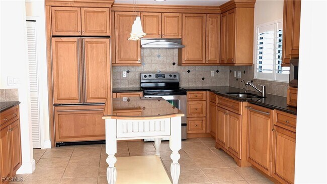 Building Photo - 9615 Halyards Ct