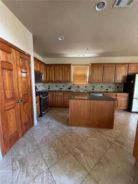 Building Photo - 704 S Frontier Ln