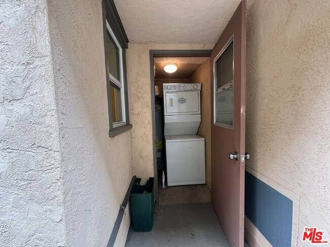 Building Photo - 2019 Cypress Ave.