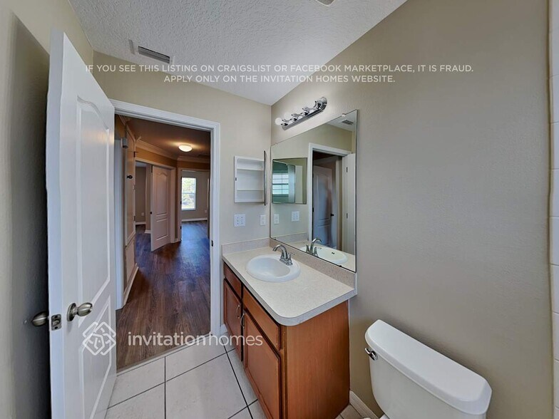 Building Photo - 8112 Alamosa Wood Ave