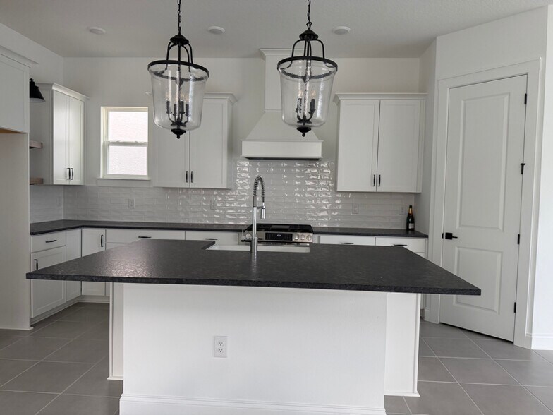Building Photo - 12500 Westhaven Oak Dr