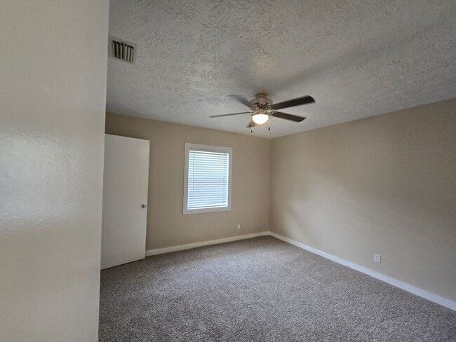 Building Photo - Rent Ready- Westside Duplex