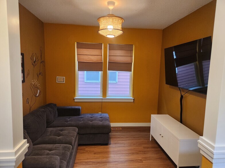 Building Photo - 7727 N Kellogg St