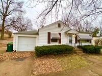 Building Photo - Adorable 2 bedroom 1 bath home!