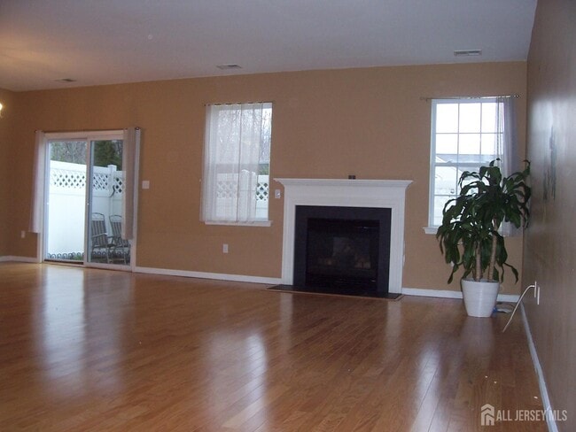 Building Photo - 157 Valmore Ct