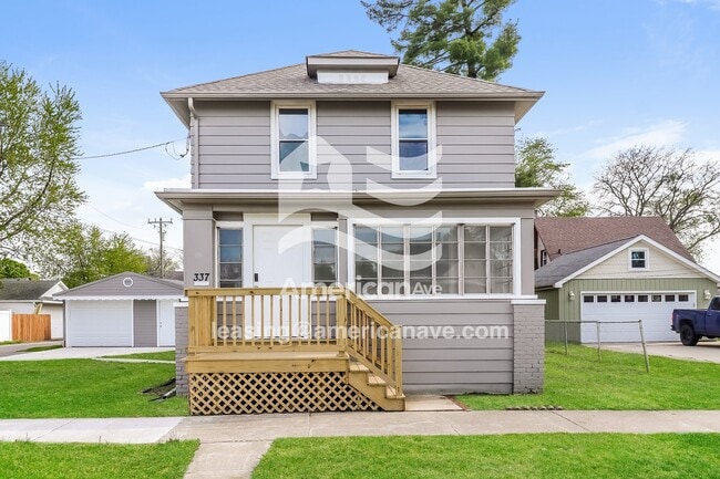 Building Photo - 337 George St