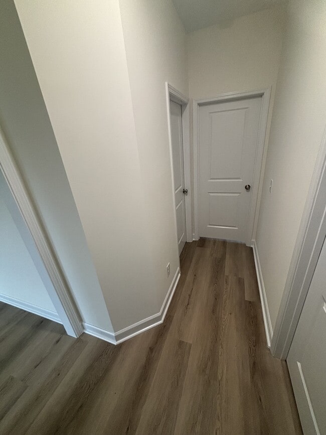 Building Photo - 127 Godwin Ln