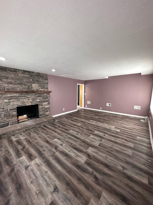 Building Photo - 1994 E 221st St