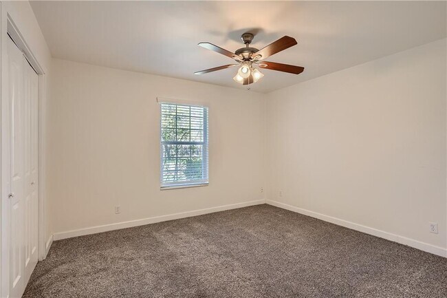 Building Photo - 12506 Tomanet Trail