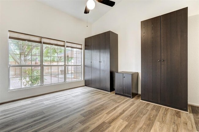 Building Photo - 16304 Kicking Bird Dr