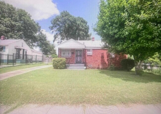 Building Photo - 494 Fernwood Ave