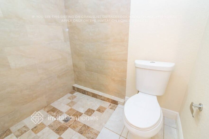 Building Photo - 1384 SW 14th Ave