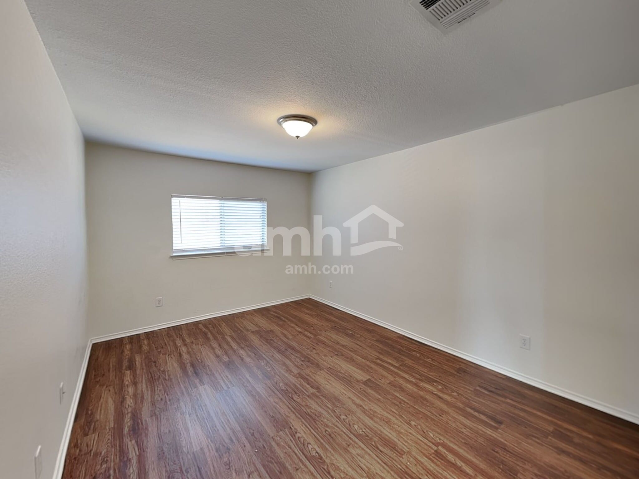 Building Photo - 6202 Roseborough Dr