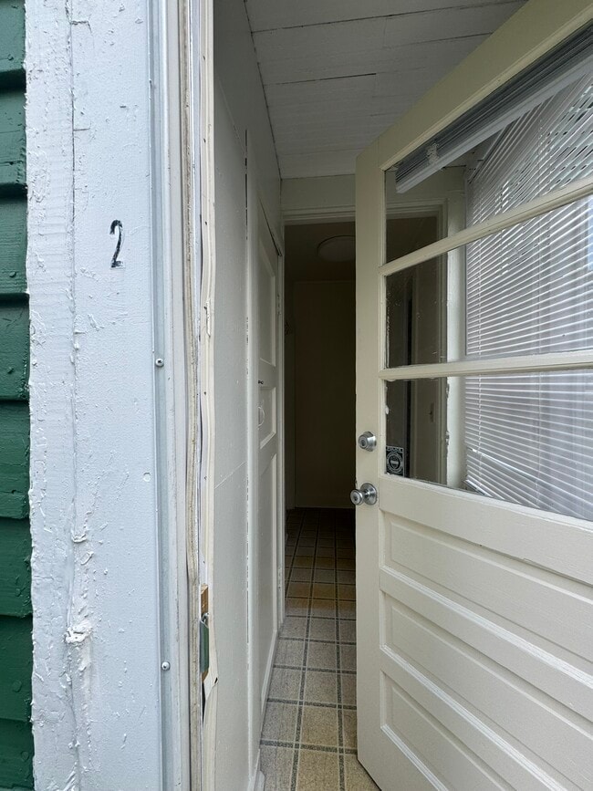 Building Photo - 424 S Fess Ave