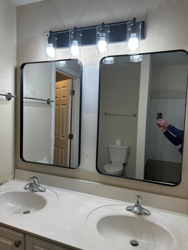 Building Photo - 601 Sherard Cir