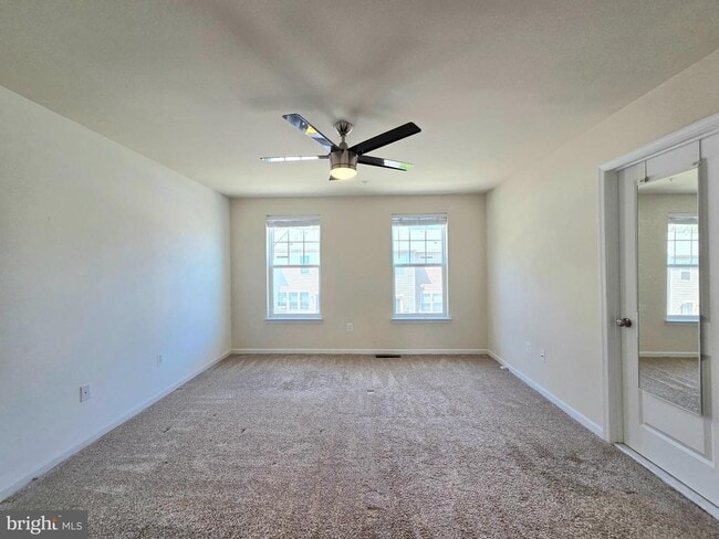 Building Photo - 1113 Red Hawk Way