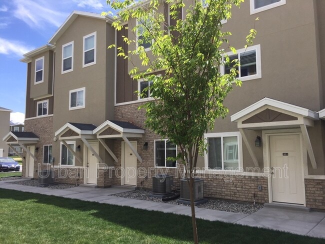 Building Photo - 652 N 130 E