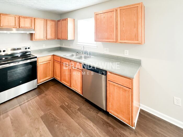 Building Photo - 5210 Summer Brooke Ct