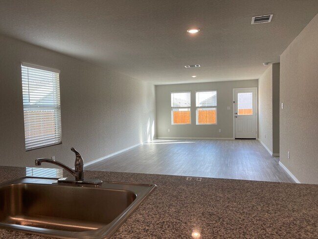 Building Photo - Single family home for rent